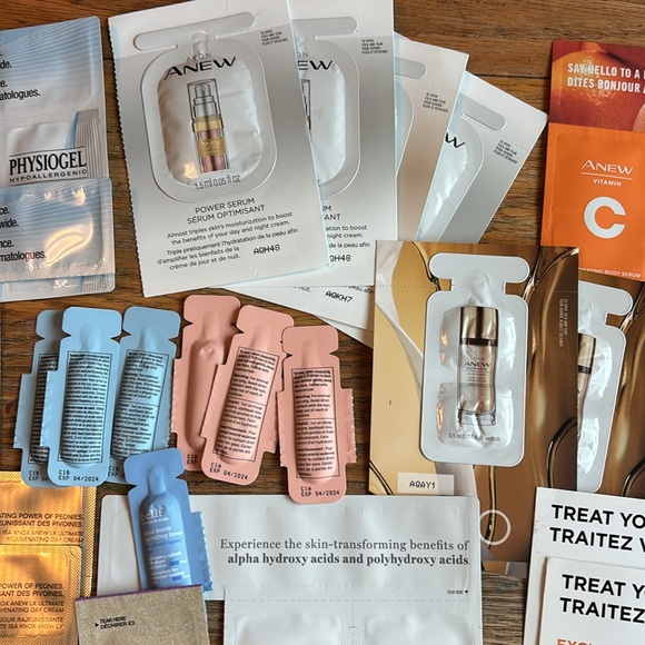 69 Avon Skincare Samples - Picture 7 of 12